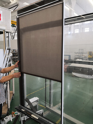 真防火玻璃窗中置卷簾面料